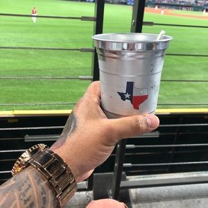 Meet your Posher, Ernesto